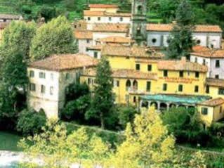 Hotel Ristorante Corona Lucca Exterior foto